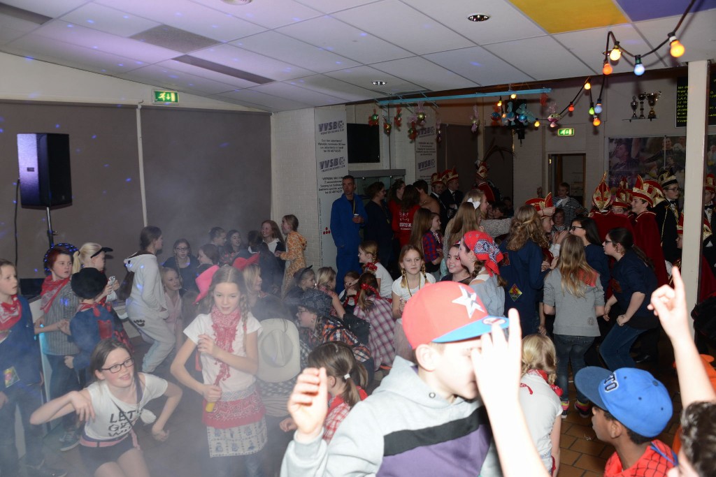 ../Images/Jeugddisco Beestenboel 100.jpg